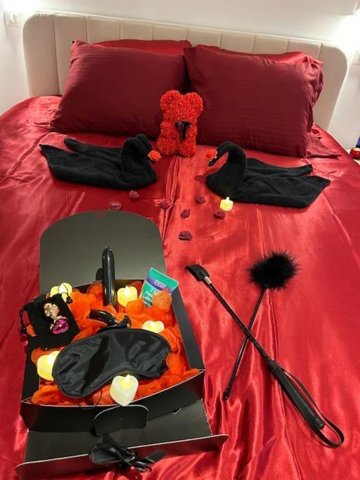 Love Room: Parenthese Romantique Барр Экстерьер фото